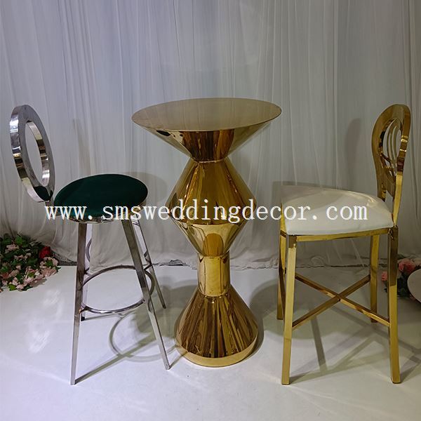 tall bar chairs with backs