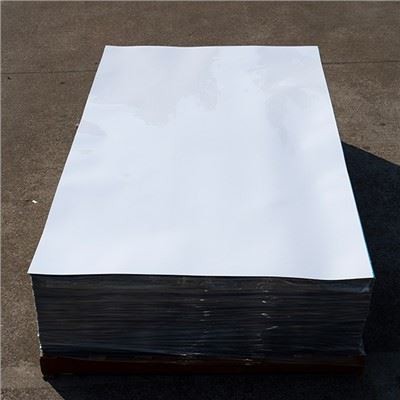 Hvit speilet gangvei