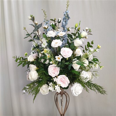 Naturlig bryllup blomsteroppsatser