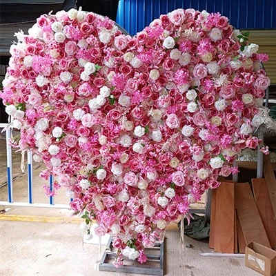 Rosa hjerte blomstervegg
